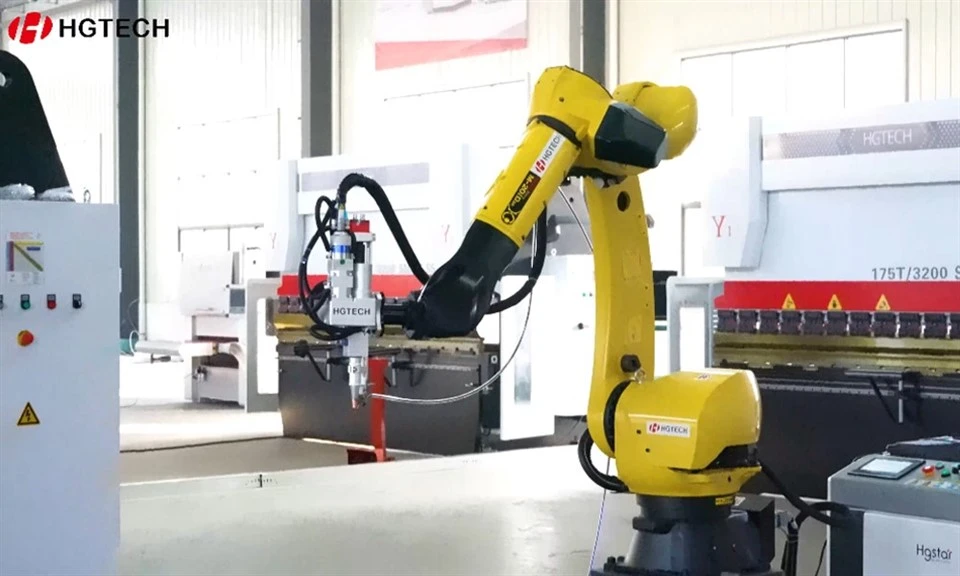 Robot Arm 6-Axis Laser Welding Machine factory